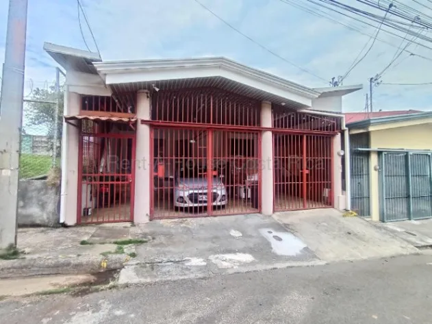 VENTA DE HERMOSA CASA CERCA DEL MALL OXÍGENO. HEREDIA. en San Francisco, Heredia — ₡ 86 000 000