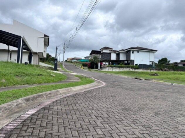 Venta de Lote en La Guácima, Alajuela. RAH 26-565 en Guácima, Alajuela — ₡ 50 000 000
