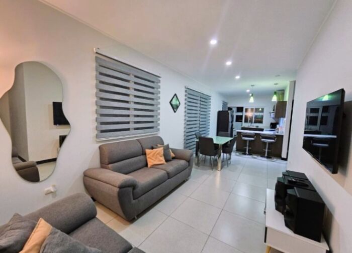 PRECIO REBAJADO VENTA LINDO APARTAMENTO EN CÓNDOMINIO EN RORHMOSER  in Catedral, San José — $195,000