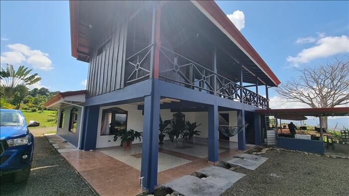 HOUSE FOR SALE, WITH AMAZING VIEWS, 4 BDRM IN SANTA ELENA en Cajón, Pérez Zeledón, San José — $299,000