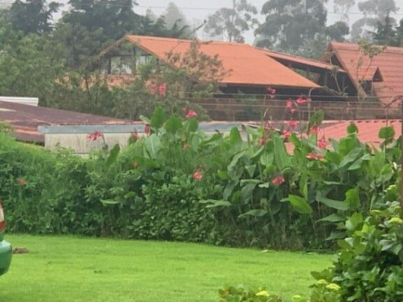 Se vende espaciosa casa con jardín en Sabanilla Alajuela 24-786 in Sabanilla, Alajuela — $450,000
