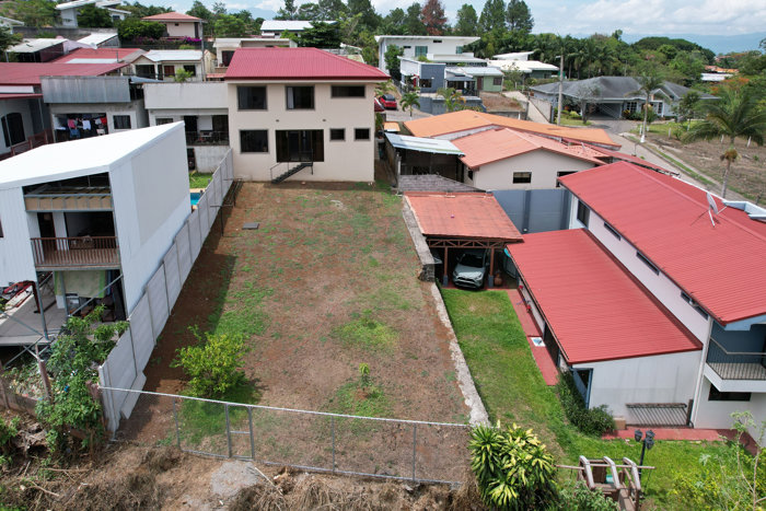 Modern House for Sale – Grecia, Costa Rica in Grecia, Alajuela — ₡ 126 900 000 - Photo 2 of 26