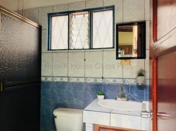 Venta de Casa + APTO en San Isidro de Heredia. RAH 26-2204 in San Francisco, San Isidro, Heredia — 130 000 000 ₡ - Photo 5 of 18