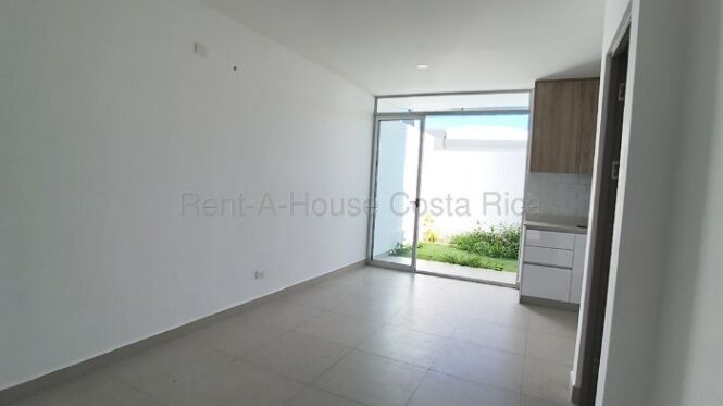 Alquiler de Apartamento en Río Oro de Santa Ana. RAH 27-65 en Piedades, Santa Ana, San José — ₡ 550 000