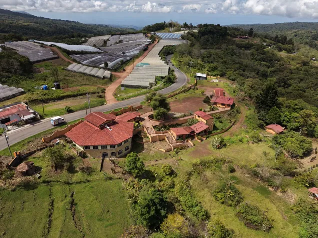 Desarrollo de eco-lodge de 16 ha - Restaurante & Cabañas en Barva, Heredia — $1,700,000 - Foto 2 de 29