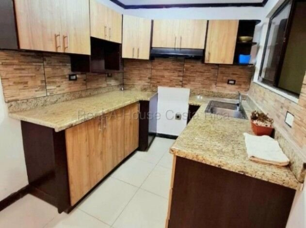 Venta de Casa en Residencial Monserrat - Concepción de Tres Ríos. RAH 27-76 en Concepción, La Unión, Cartago — ₡ 80 900 000
