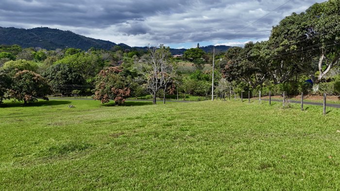 TERRENO EN ATENAS BARRIO MERCEDES CALLE  LOS LAGOS en Mercedes, Atenas, Alajuela — $245,000 - Foto 2 de 19