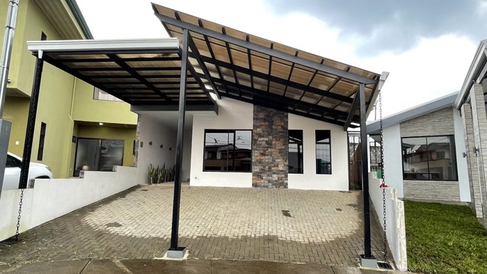SE VENDE CASA EN SAN RAMON, ALAJUELA en San Ramón, Alajuela — $186,500