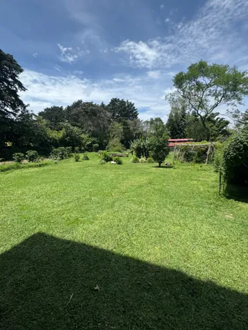 Gran Quinta de OPORTUNIDAD en Los Ángeles de San Rafael de Heredia en San Rafael, Escazú, San José — $900,000 - Foto 3 de 69