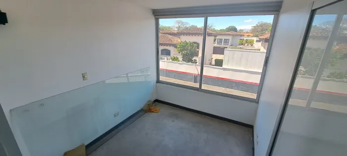 ALQUILER DE OFICINA, SAN JOSE, LINDORA en Santa Ana, San José — $1,384 - Foto 3 de 5