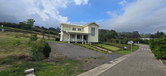 Se vende casa en San Rafael, Oreamuno, Cartago in San Rafael, Oreamuno, Cartago — ₡ 165 000 000
