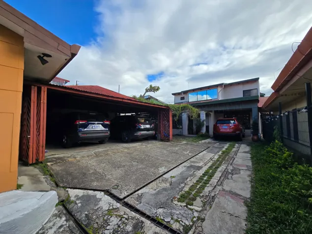 MIXED-USE HOUSE FOR SALE, HEREDIA CENTER in Heredia — $385,000