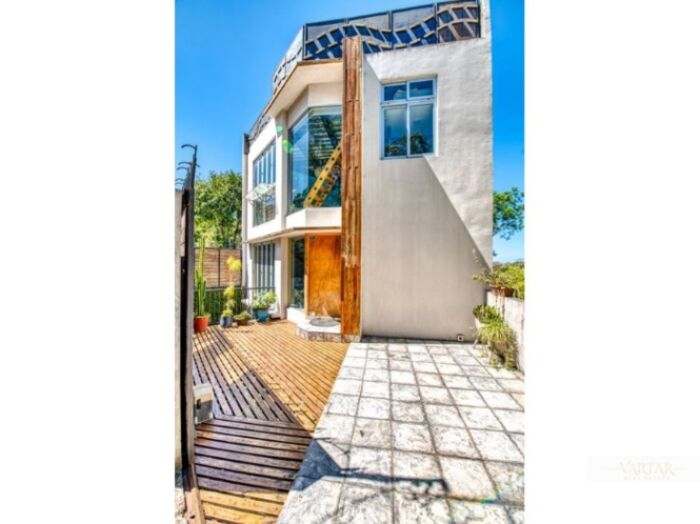 VENTA CASA MODERNA SANTA ANA CON VISTA AL VALLE CENTRAL en Santa Ana, San José — $350,000 - Foto 2 de 21