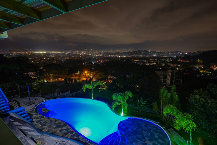 Casa en venta o alquiler Santa Ana in Piedades, Santa Ana, San José — $670,000