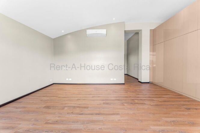 Alquiler de Penthouse en Escazú. RAH 26-2001 en Escazú, San José — $3,200