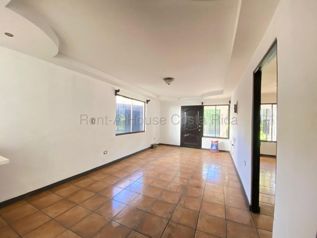 INDEPENDENT HOUSE WITH 2 APARTMENTS FOR SALE IN POZOS SANTA ANA in Pozos, Santa Ana, San José — 136 500 000 ₡ - Photo 2 of 11