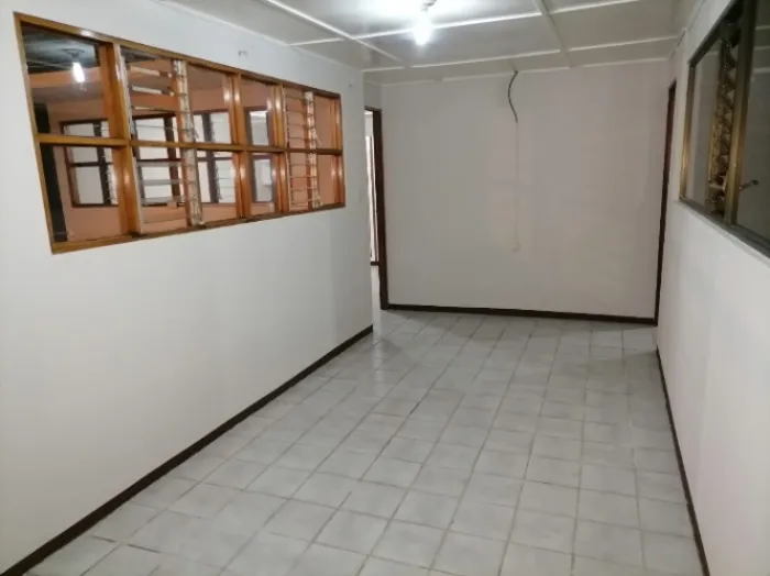 SE VENDE LOCAL COMERCIAL Y APARTAMENTO EN HEREDIA.  in Mercedes, Heredia — ₡ 140 000 000 - Photo 3 of 20