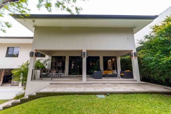 Elegancia, Privacidad y Comodidad en el Corazón de Escazú en San Rafael, Escazú, San José — $1,195,000 - Foto 3 de 33
