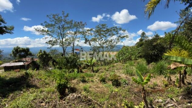 LOTE EN VENTA EN MIRAVALLES, PÉREZ ZELEDÓN – 1,066 m² CON VISTA Y QUEBRADA in San Isidro De El General, Pérez Zeledón, San José — $85,280