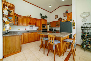 Se vende Casa en Patio de Agua, San Rafael, Vázquez de Coronado (FE). in San Rafael, Vázquez de Coronado, San José — $1,200,000 - Photo 5 of 27
