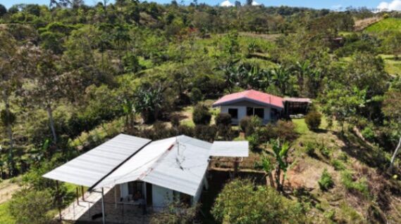 🏡 Propiedad con casas y cabaña en Tuis de Turrialba, 7.636 m² – USD 390,000 en Tuis, Turrialba, Cartago — $390