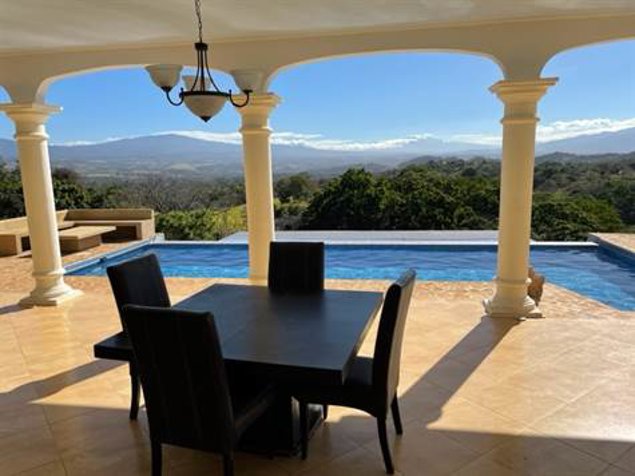 Finca elegante en Atenas y finca cafetalera en funcionamiento. en Atenas, Alajuela — $2,300,000 - Foto 2 de 21