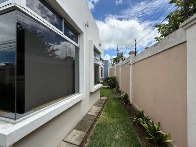FOR SALE MODERN HOUSE IN EL CARMEN DE CARTAGO. in Carmen, Cartago — $280,000 - Photo 3 of 12