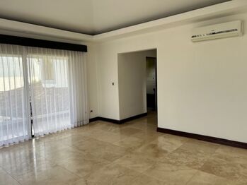 Alquiler o Venta de excelente Casa en Exclusivo Condominio en La Guacima. in Guácima, Alajuela — $4,200 - Photo 5 of 10