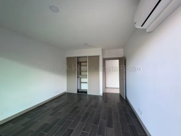 Alquiler de Apartamento en Escazú. en Escazú, San José — $4,500 - Foto 2 de 18