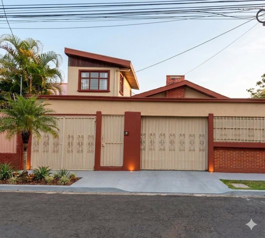 SE VENDE BELLA PROPIEDAD CON CASA EN SAN FRANCISCO DE 2 RÍOS. en San Francisco de Dos Ríos, San José — $270,000