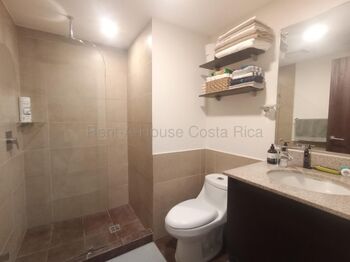 Apartamento para inversión Los Yoeses in San Pedro, Montes De Oca, San José — $133,000 - Photo 4 of 5