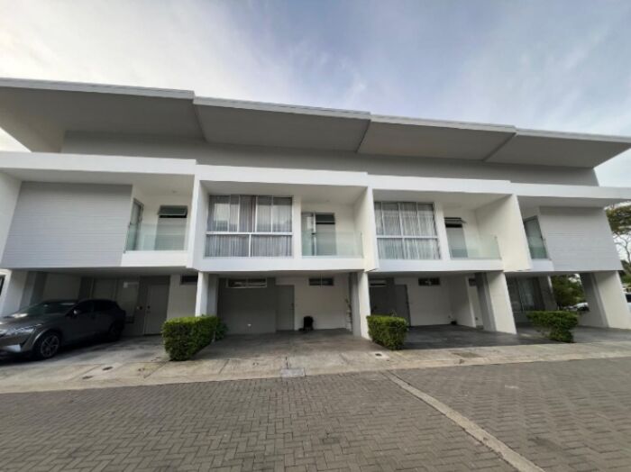 Venta de Hermosa Casa en San Antonio de Escazú / Mls. 26-706 OFC JB en San Antonio, Escazú, San José — ₡ 250 000