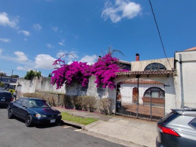 Venta de Casa en Moravia-San Vicente. RAH 23-3082 en San Vicente, Moravia, San José — $550,000