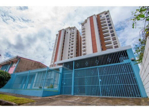 VENTA DE CASA USO MIXTO, SAN JOSÉ, SABANA NORTE, MATA REDONDA en Mata Redonda, San José — $389,000