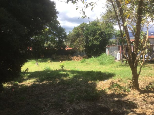 VENTA DE  PROPIEDAD CON  CASA DE HABITACION  -  Limite San Rafael y Santa Lucía de Barva-  4 HAB in San Rafael, Heredia — ₡ 124 000 000
