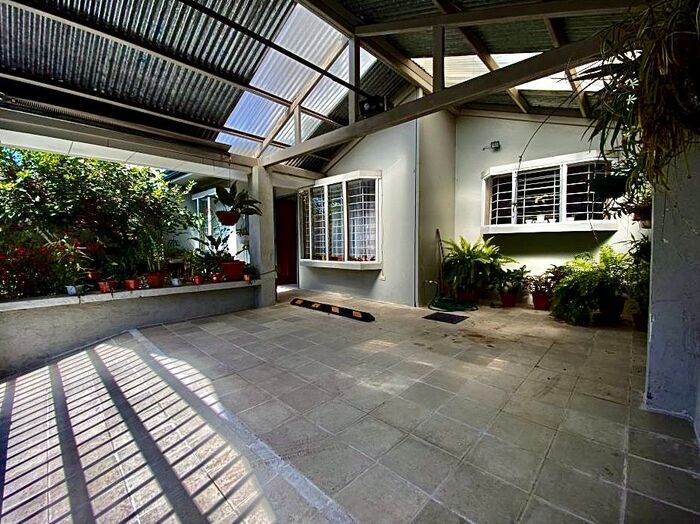 VENTA DE CASA, HEREDIA, SANTO DOMINGO, SANTA ROSA, RESID QUISQUELLA en Santa Rosa, Santo Domingo, Heredia — $200,000