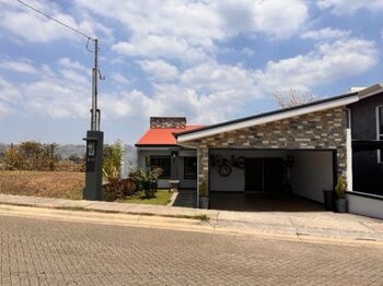 Casa en Venta Puente De Piedra, Grecia, Alajuela