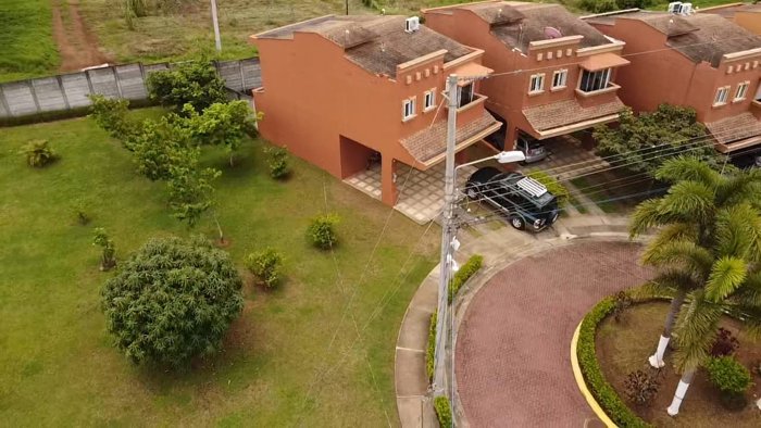 Casa en venta en Guácima, en Condominio Doña Elsie en Guácima, Alajuela — $130,000 - Foto 2 de 40