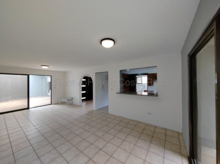Venta de Casa en Pozos de Santa Ana. en Pozos, Santa Ana, San José — $250,000