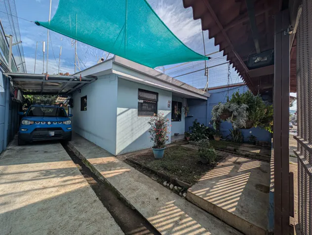 Casa en Hatillo con lote de 175,75 m², parque contiguo y hasta 3 estacionamientos en Hatillo, San José — ₡ 61 900 000 - Foto 3 de 19