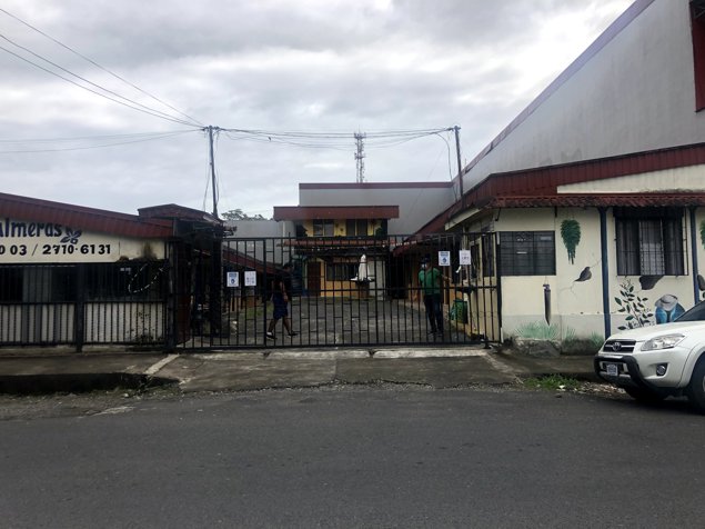 CABINAS Y TERRENO PUERTA CERRADA EN GUAPILES CENTRO en Limón — ₡ 270 000 000