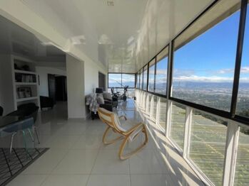 Venta Fabulosa Casa en Santa Ana / Mls. 26-972 OFC JB en Salitral, Santa Ana, San José — $750,000 - Foto 4 de 20