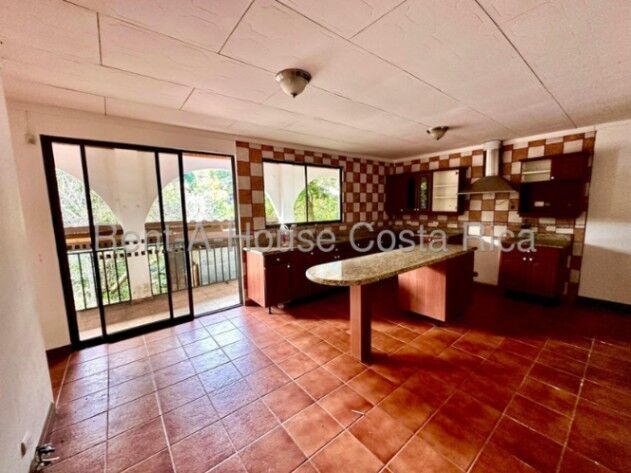 Venta de Casa en La Unión-Tres Ríos. RAH 26-1592 PRECIO REBAJADO en Tres Ríos, La Unión, Cartago — $650,000