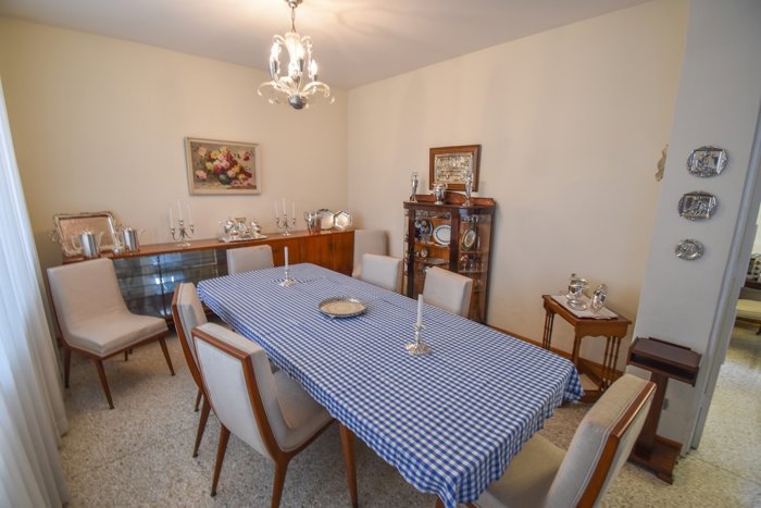 Casa Esquinera con uso mixto de 520m2 en Barrio Escalante in Carmen, San José — $545,000 - Photo 2 of 44