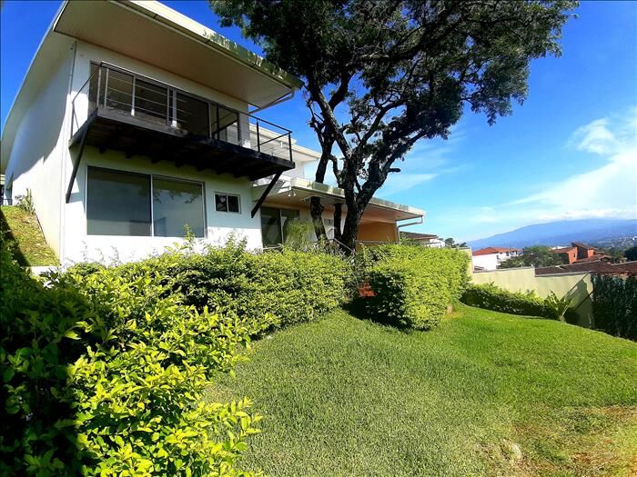 Se Vende Casa en Escazu en Residencial  en San Rafael, Escazú, San José — $380,000 - Foto 1 de 5