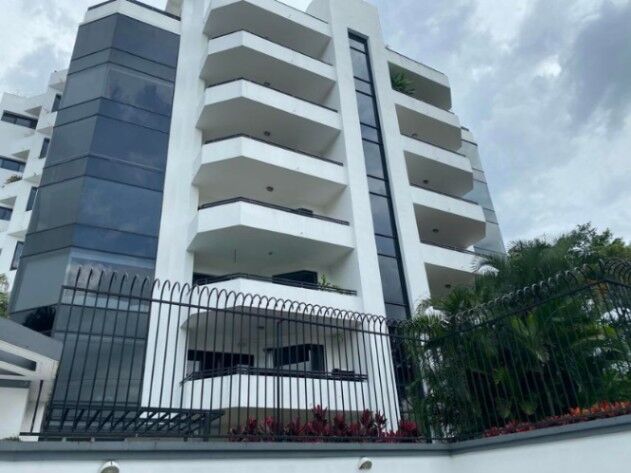 Se vende apartamento en San Rafael Escazú 26-145 en San Rafael, Escazú, San José — $375,000