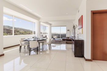 UN OASIS EN MEDIO DE LA CIUDAD en Escazú, San José — $403,079 - Foto 4 de 25