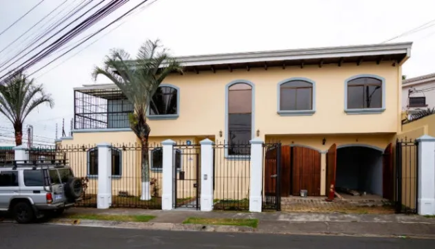 Oportunidad de Inversión: Casa Rentada en El Prado, Curridabat OFC /AD en Curridabat, San José — $235,000