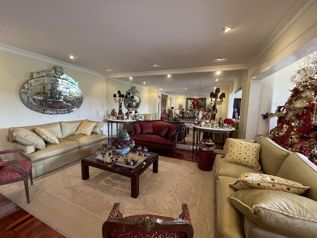 Se vende casa de lujo con piscina en Ayarco, Curridabat (AD) in Sánchez, Curridabat, San José — $1,500,000 - Photo 2 of 20