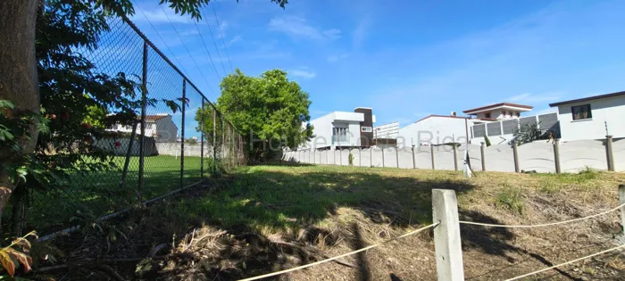 Venta de Lote en Escazú-San Rafael. RAH 27-1025 Oportunidad de Inversión en San Rafael, Escazú, San José — ₡ 90 000 000 - Foto 2 de 10